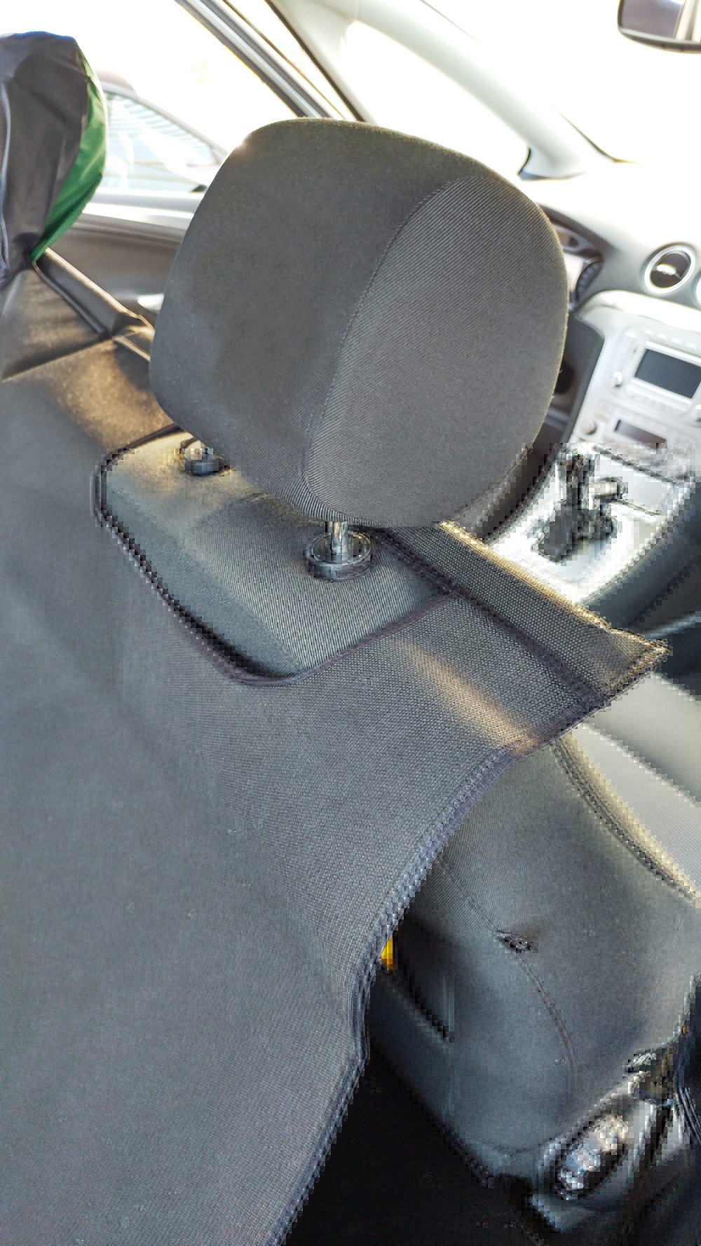 HP Autozubehör Hundeschutzdecke Rücksitz mit Sicherheitsgurtöffnung 1x19289HP