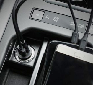 HP Autozubehör 2xUSB Ladestecker -2100mA mit Überhitzungsschutz 1x20506HP