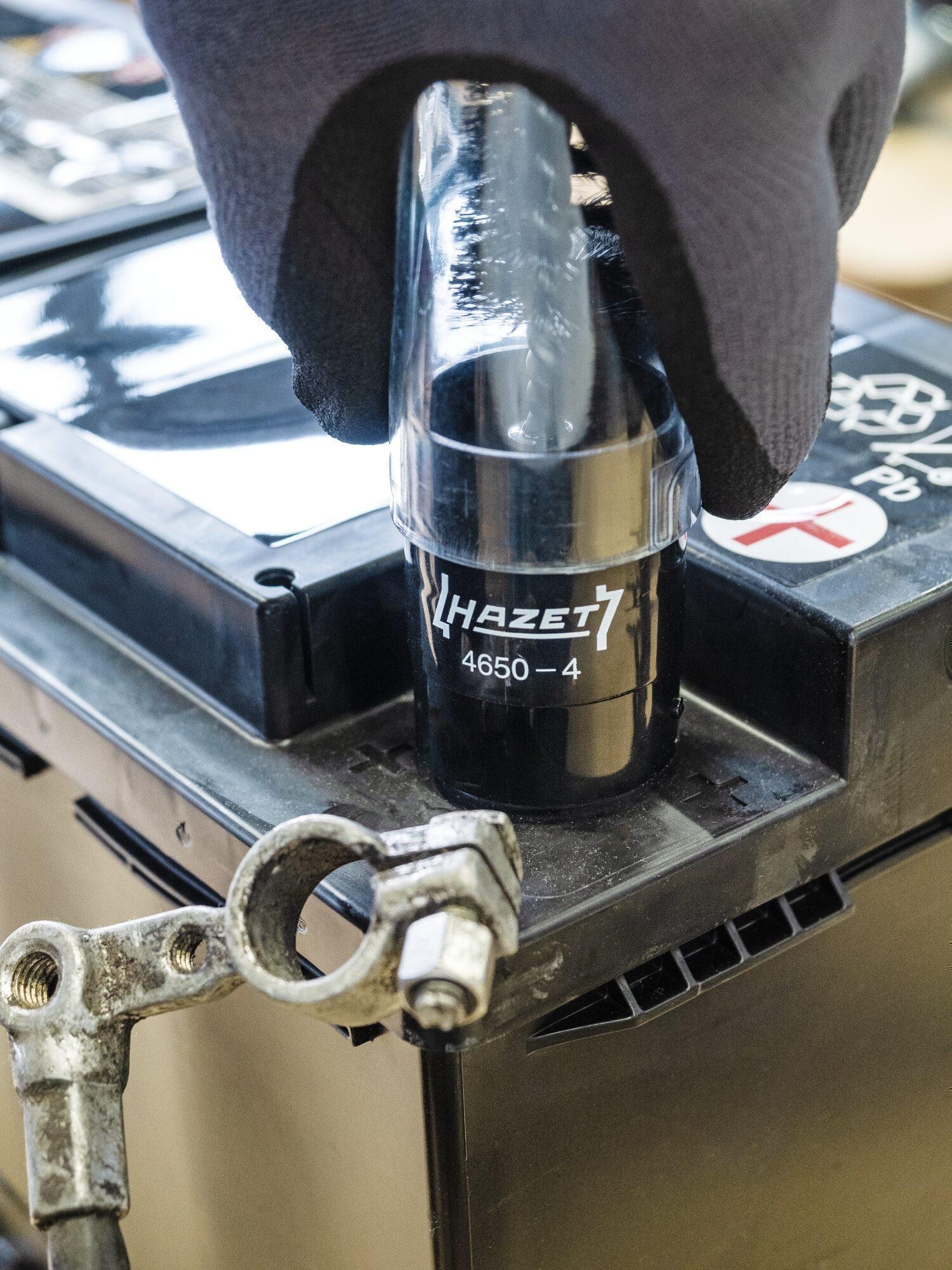 Drahtbürste, Batteriepol-/Klemmenreinigung HAZET 4650-4 für